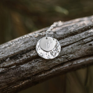 Bracelet initiale en argent "Aimer"